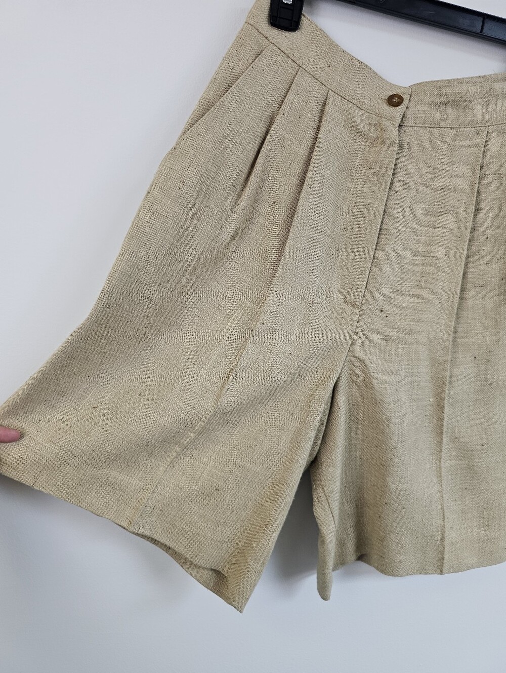 Old Money Linen Like High Wasted Pleated Longer Shorts Minimalist Sttle - Picture 2 of 5